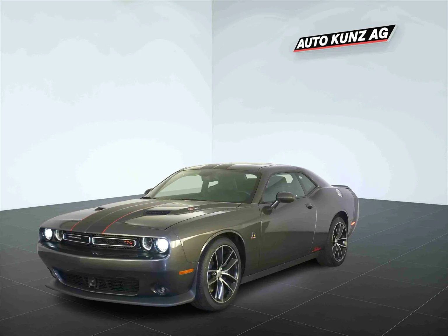 Dodge Challenger 6.4 V8 HEMI R/T Scat Pack  Image 1