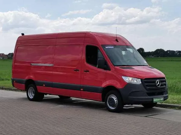 Mercedes-Benz Sprinter 516 L3H2 Maxi MBUX AUT Image 4