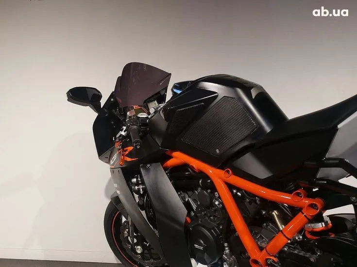 KTM RC8R Image 2